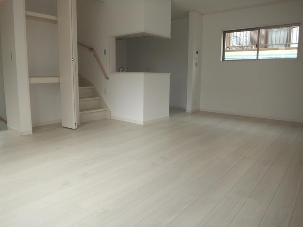 Living. Local (November 7, 2013) Shooting