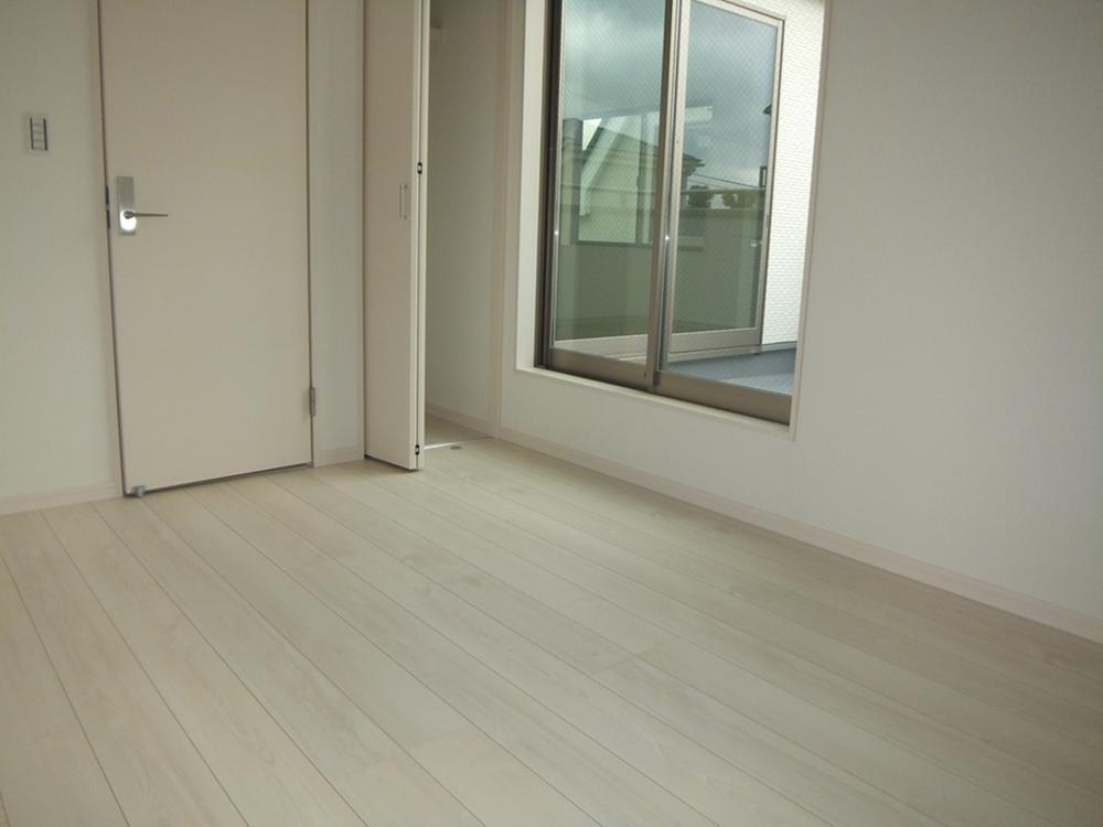 Non-living room. Local (November 7, 2013) Shooting