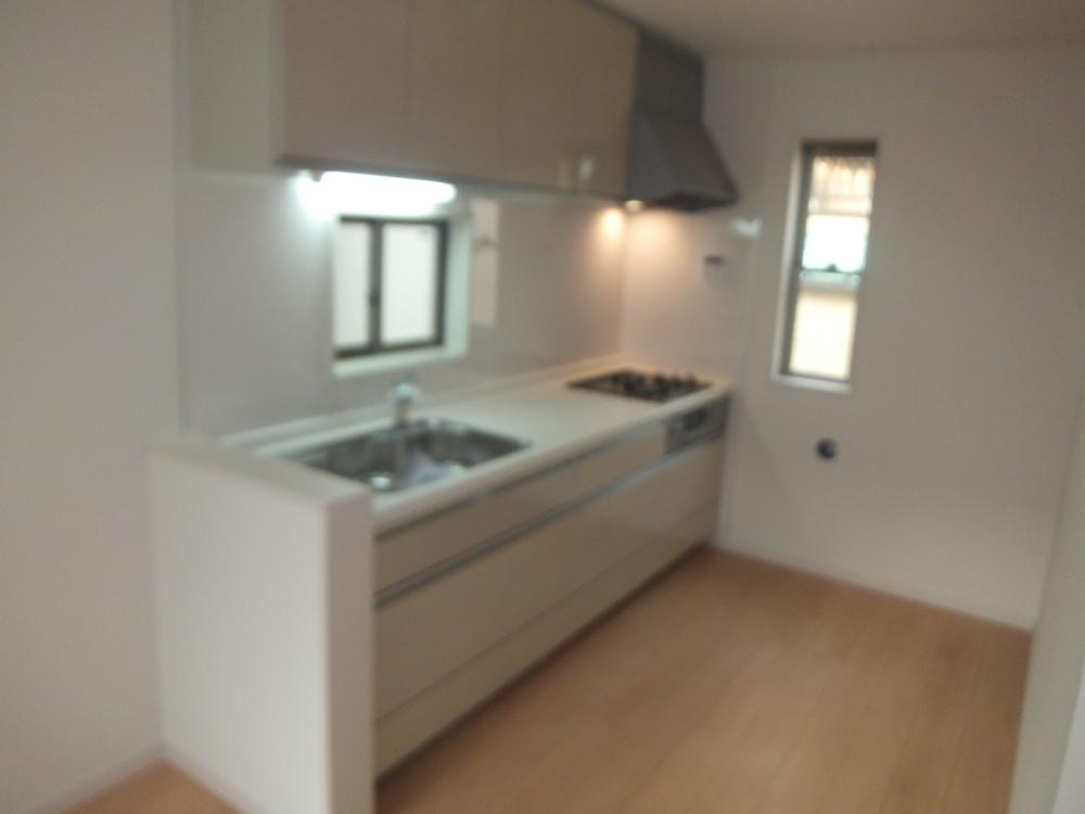 Kitchen. Local (November 7, 2013) Shooting