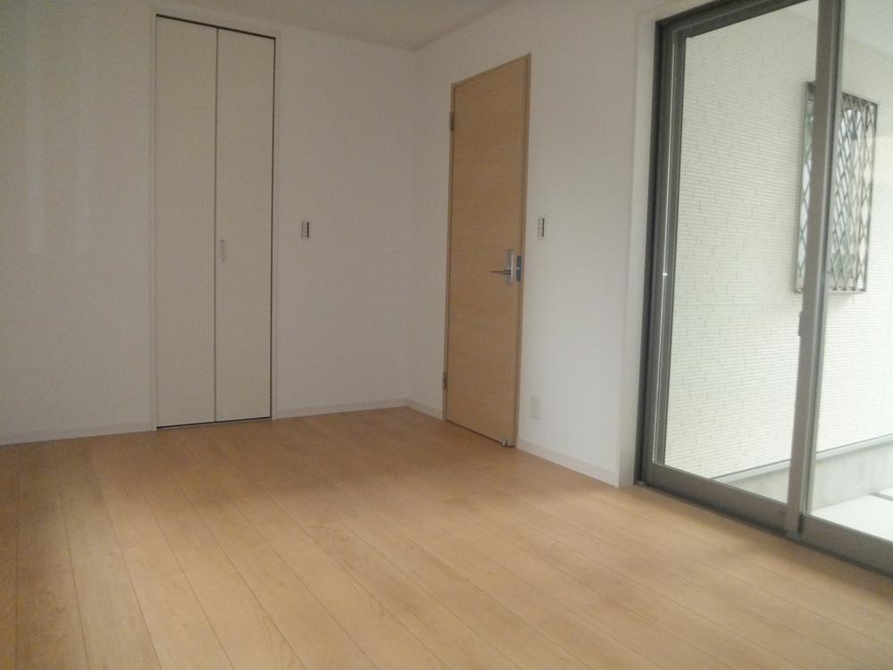 Non-living room. Local (November 7, 2013) Shooting