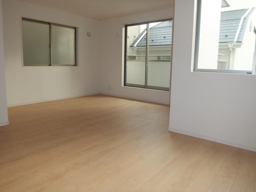 Living. Local (November 7, 2013) Shooting