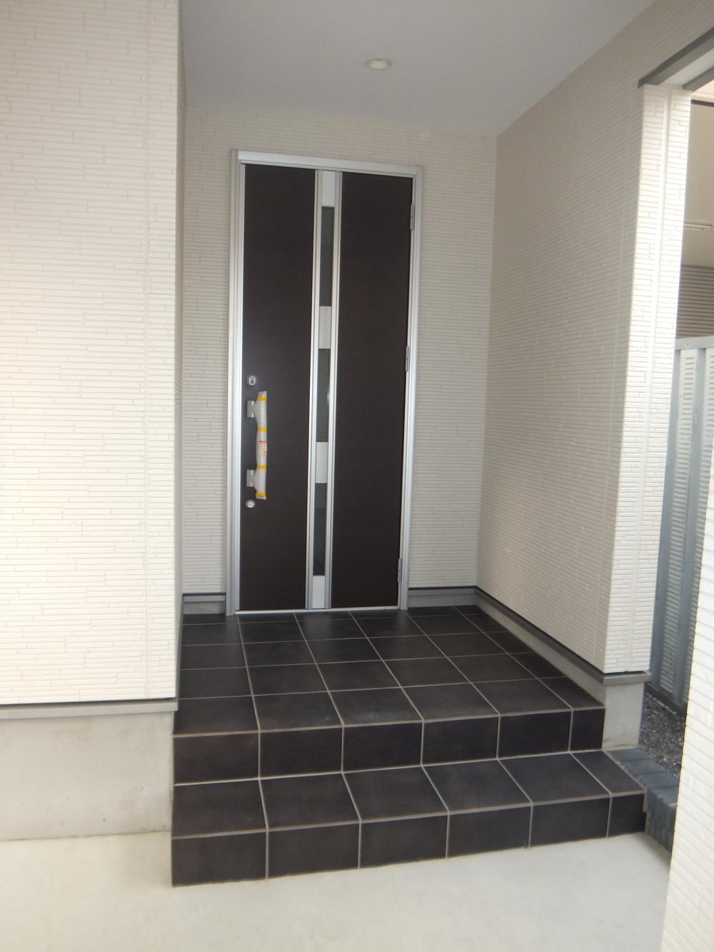 Entrance. Local (12 May 2013) Shooting