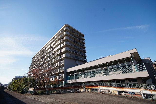 Local appearance photo. Local (12 May 2013) Shooting