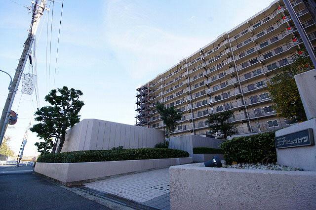 Local appearance photo. Local (12 May 2013) Shooting