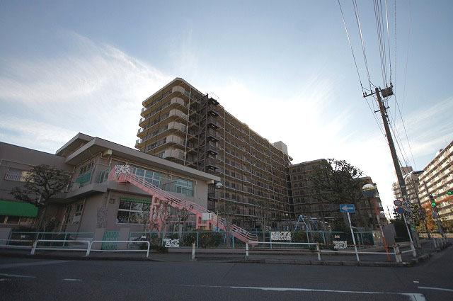 Local appearance photo. Local (12 May 2013) Shooting