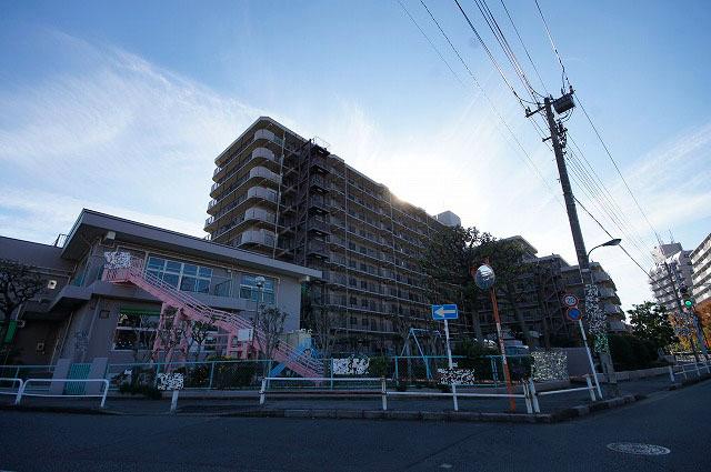 Local appearance photo. Local (12 May 2013) Shooting