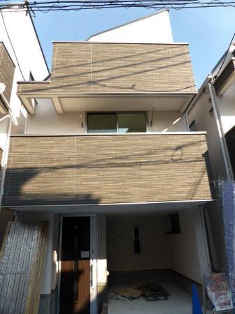 Local appearance photo. B Building appearance (November 2013) Shooting