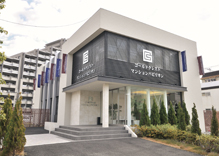 <Crest Garden Residence> Mansion Pavilion, JR Saikyo Line walk about 9 minutes from the "North Akabane" station "Ukima opening". So we offer the parking lot, Please come in your car. Please enter the right address If you use a car navigation → Kita-ku, Tokyo Ukima 3-7 please visit us feel free to. We look forward to seeing you.