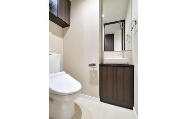 To the gallery Directions (a word from the person in charge)