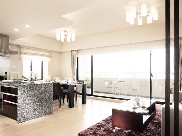 Living.  [living ・ dining ・ kitchen] For everyone of the family is a truly restful place, Stuck thoroughly up to the house of detail. Good floor plan easy-to-use balance, Opening and lighting, Material of texture and color, Design of details, Facility. While feeling fine every day full of relaxation, Us to deepen comfort enough to live, There is space in the reunion is here.  ※ In the apartment gallery, living ・ dining ・ Kitchen facilities can be confirmed. (The room is different from the one of this sale)