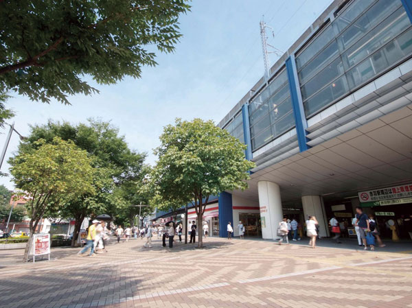 Surrounding environment. Akabane Station