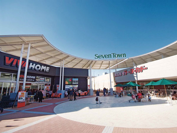 Surrounding environment. Seven Town Azusawa (about 470m, 6-minute walk)