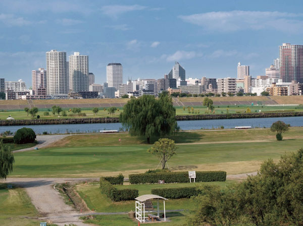 Surrounding environment. Akabane Golf Club (about 1160m, A 15-minute walk)