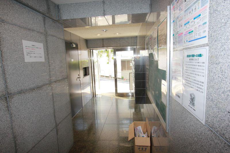 Local appearance photo. Entrance hall