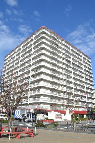 Local appearance photo. Local (11 May 2013) Shooting