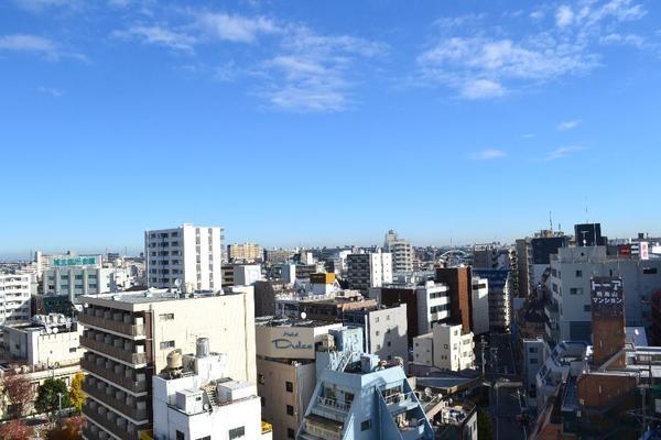 View photos from the dwelling unit. Local (11 May 2013) Shooting