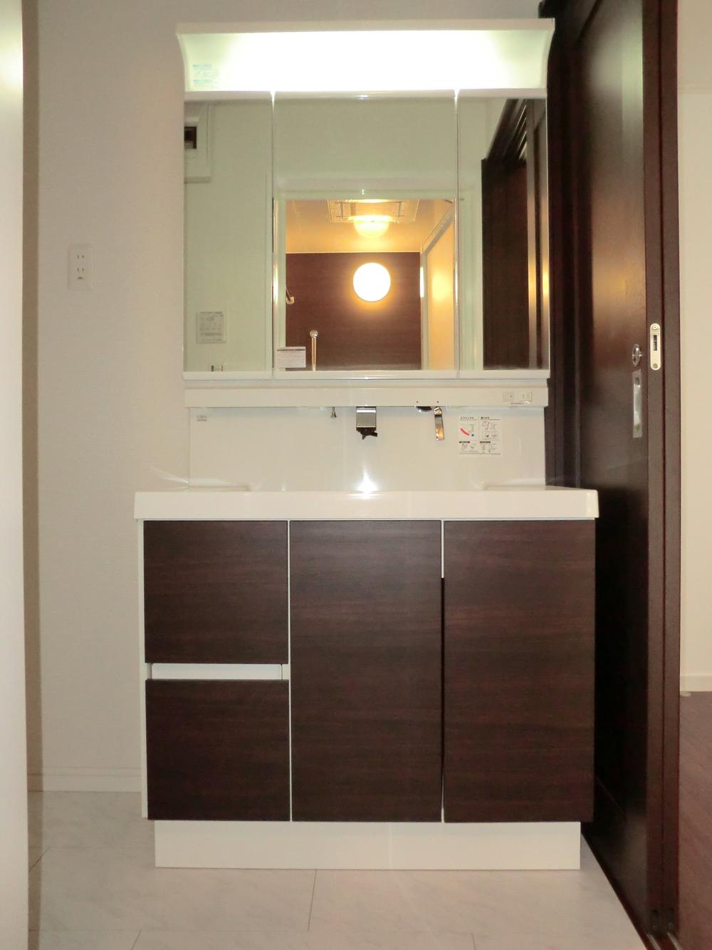 Wash basin, toilet. Bathroom vanity, It will be in the same specification photo.