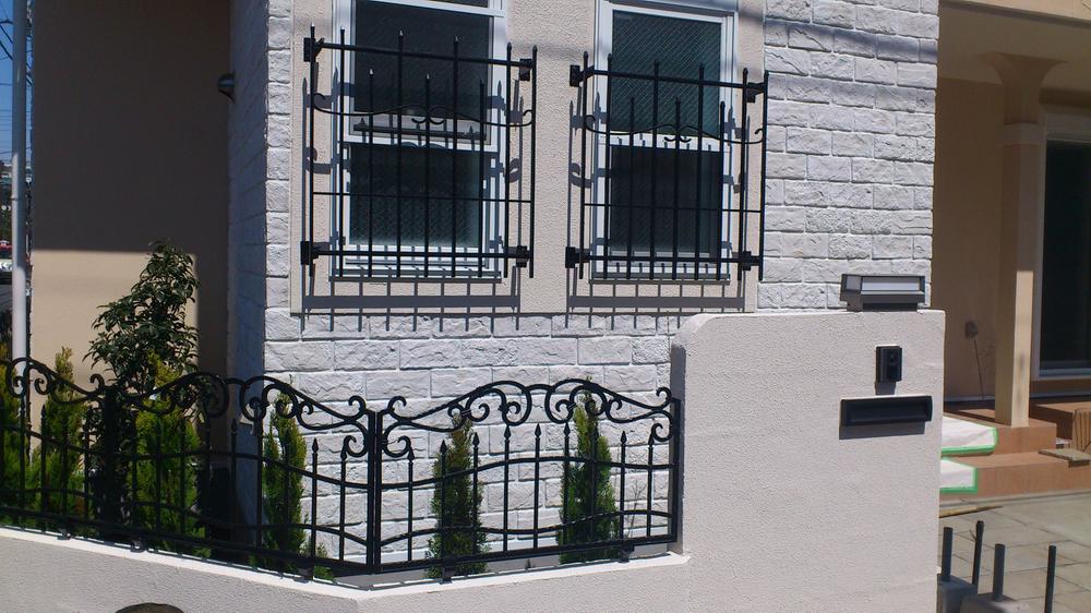 Same specifications photos (appearance). There the same specification photo.