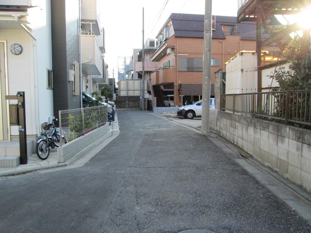 Local photos, including front road. Local (12 May 2013) Shooting