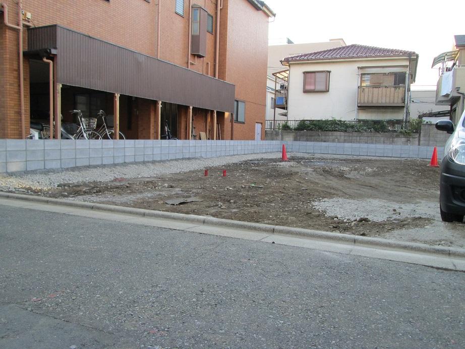 Local photos, including front road. Local (12 May 2013) Shooting