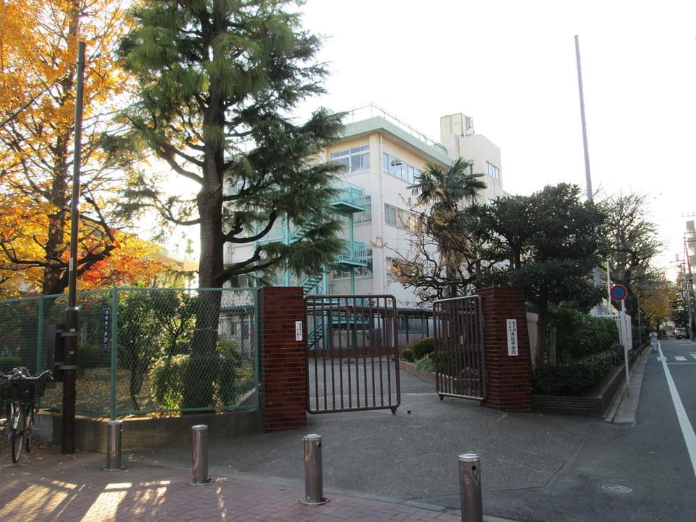 Junior high school. Ukima 800m until junior high school