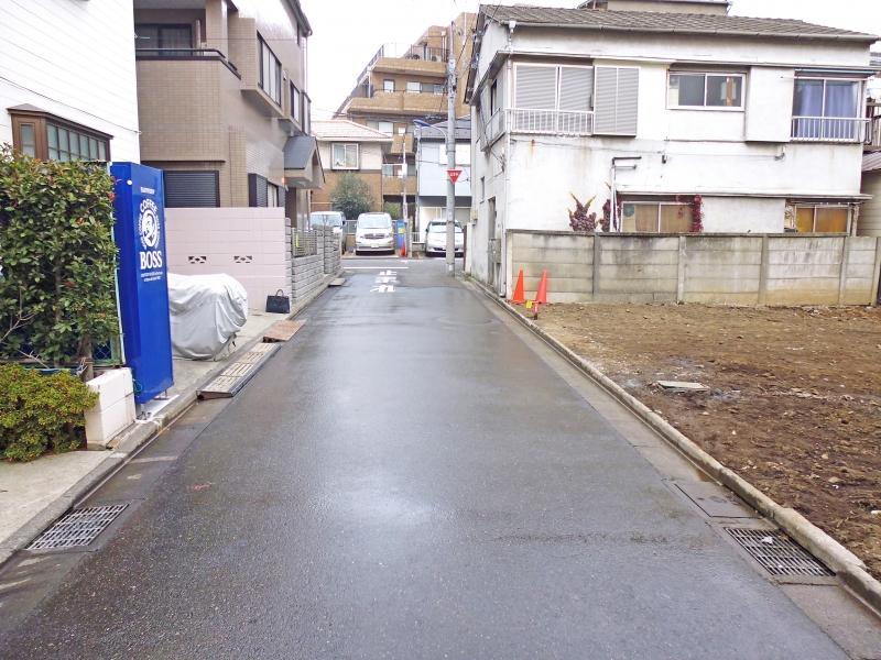 Local photos, including front road. Frontal road ~ From the southwest side 2 (December 2013) Shooting