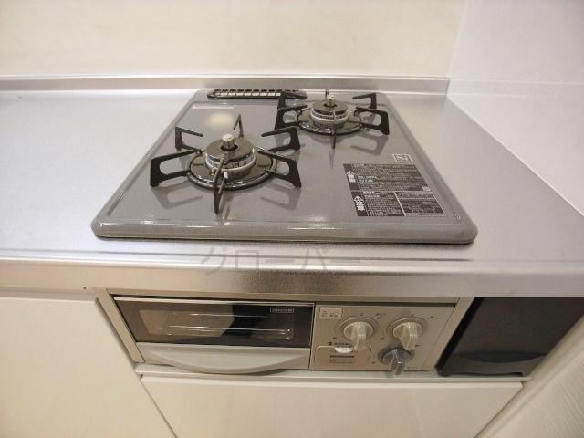 Kitchen. Three-necked gas stove