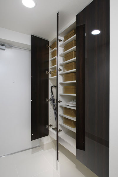 Receipt.  [Thor type footwear input] The entrance, Has established a footwear input of tall type there is a height of up to ceiling near. A number of footwear, of course, Until the boots and umbrella, You can clean storage.  ※ D ・ Dg ・ Dr ・ E ・ Eg ・ Except Hr type.