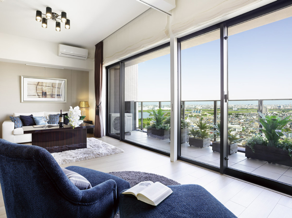 Living.  [living ・ dining] And a large opening, Clear of the ceiling height (about 2600mm) living with a sense of openness that ensures the ・ dining. (Building in the model room B type 21 floor ※ 2013 September shooting ※ Surrounding environment ・ View, etc. might change in the future)