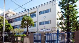 Surrounding environment. Municipal Akabaneiwabuchi junior high school (about 1320m / 17 minutes walk)