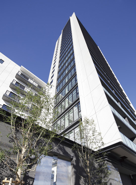 Buildings and facilities. "Akabaneiwabuchi" birth to just a 2-minute walk from the station. Happy sense of distance to commute on a rainy day. If this only close, School returnable also safe in children's train commute or train. (Appearance of scale sense has become a new landmark in front of the station ※ December 2012 shooting ※ Surrounding environment ・ View might change in the future. )