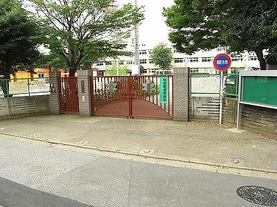 Primary school. Takinogawa 460m until the second elementary school