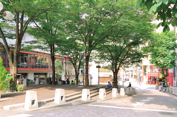 Other. 25 minutes direct to the Azabu Juban (Photo about than Azabu Juban Station 240m)