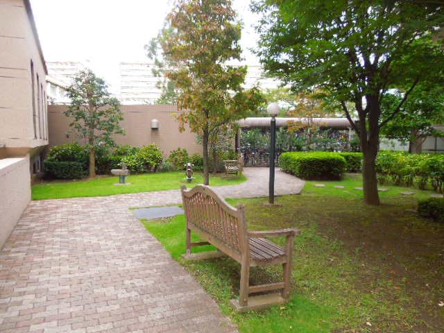 Other common areas. On-site Kids Garden