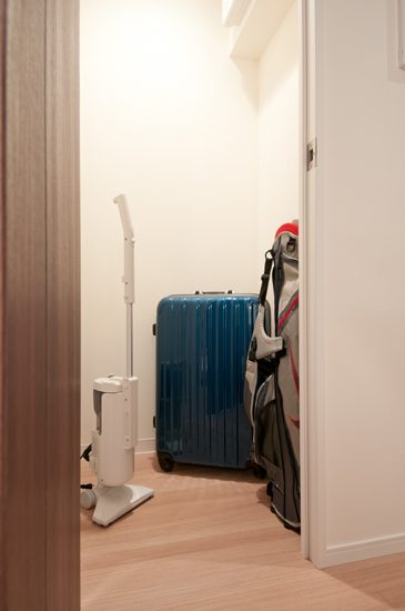 Receipt.  [Storeroom] Sports such as golf bag ・ From outdoor goods, Until the season of life supplies, Also it can be stored large volume.  ※ A ・ At ・ E ・ Except Er type.