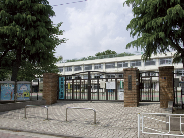 Surrounding environment. Ward Kamiya elementary school (about 180m ・ A 3-minute walk)