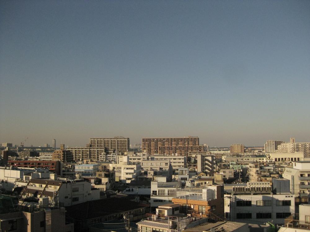 View photos from the dwelling unit. View from the site (December 2013) Shooting