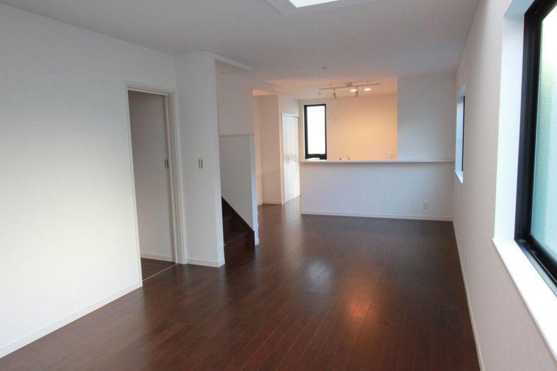 Living. The entire photo of living