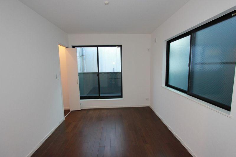 Non-living room. Western-style 7 Pledge introspection