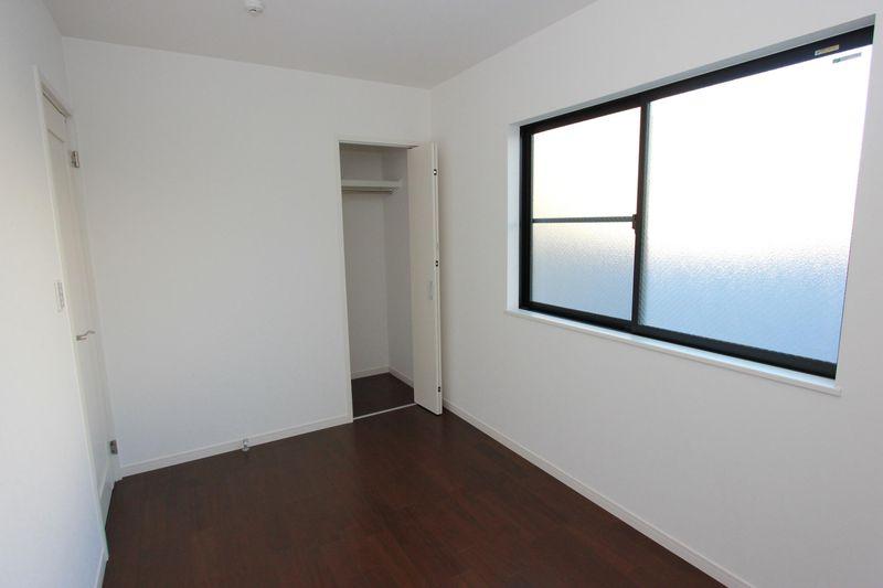 Non-living room. Western-style 5 Pledge introspection