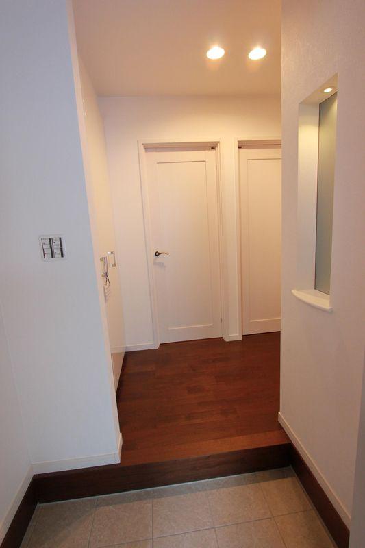 Entrance. Interior visible from the front door