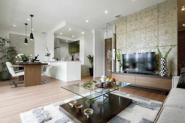 About 14.2 tatami of a spacious living ・ dining. Clean there is no overhang of the pillars in the room