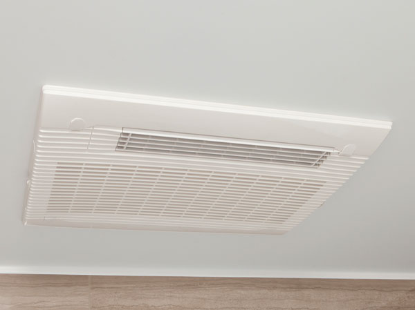 Bathing-wash room.  [Bathroom ventilation drying heater] Also come in handy washing clothes on a rainy day