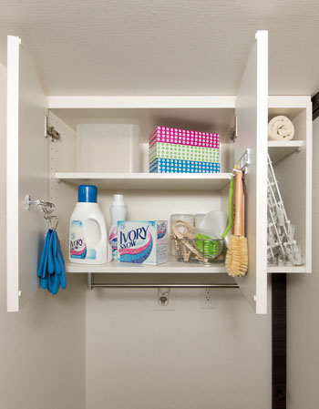 Receipt.  [Laundry cube] Effectively utilizing the dead space on the washing machine, Or providing a constant position of the pinch with a small hanger, To Tobiraura and bottom, such as installing a Bafukku, I was born to measure the size of washing goods, Wash room is housed in order to more comfortable washing work.