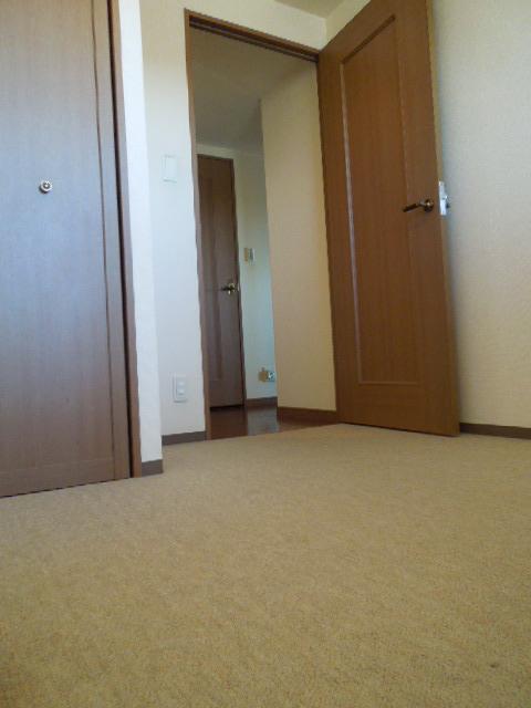 Non-living room. Western style room ・ About 4.5 Pledge (December 2013) Shooting