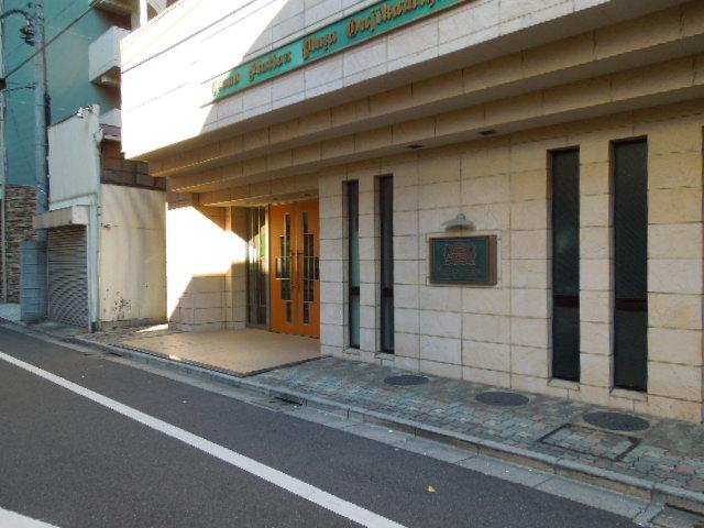 Entrance. Entrance (2013 December shooting)