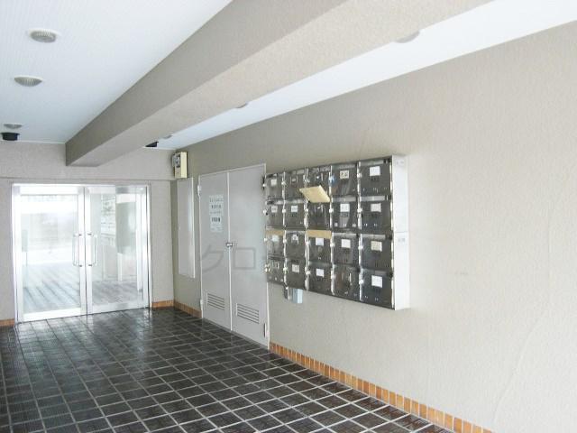 Other common areas. Set post