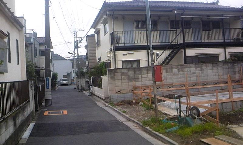 Local photos, including front road. Local (10 May 2013) Shooting