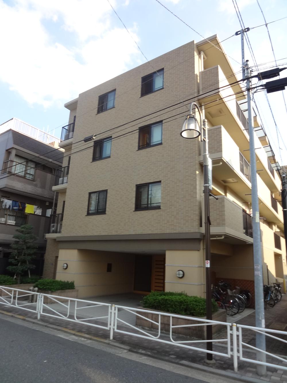 Local appearance photo. Local (10 May 2013) Shooting