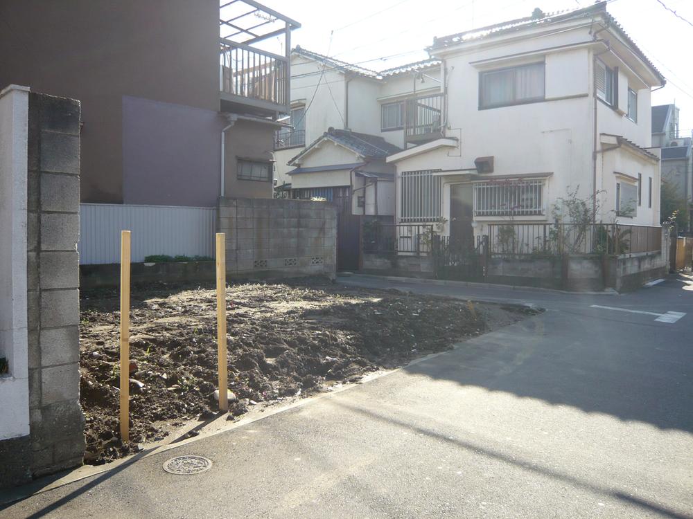 Local appearance photo. Local (11 May 2013) Shooting